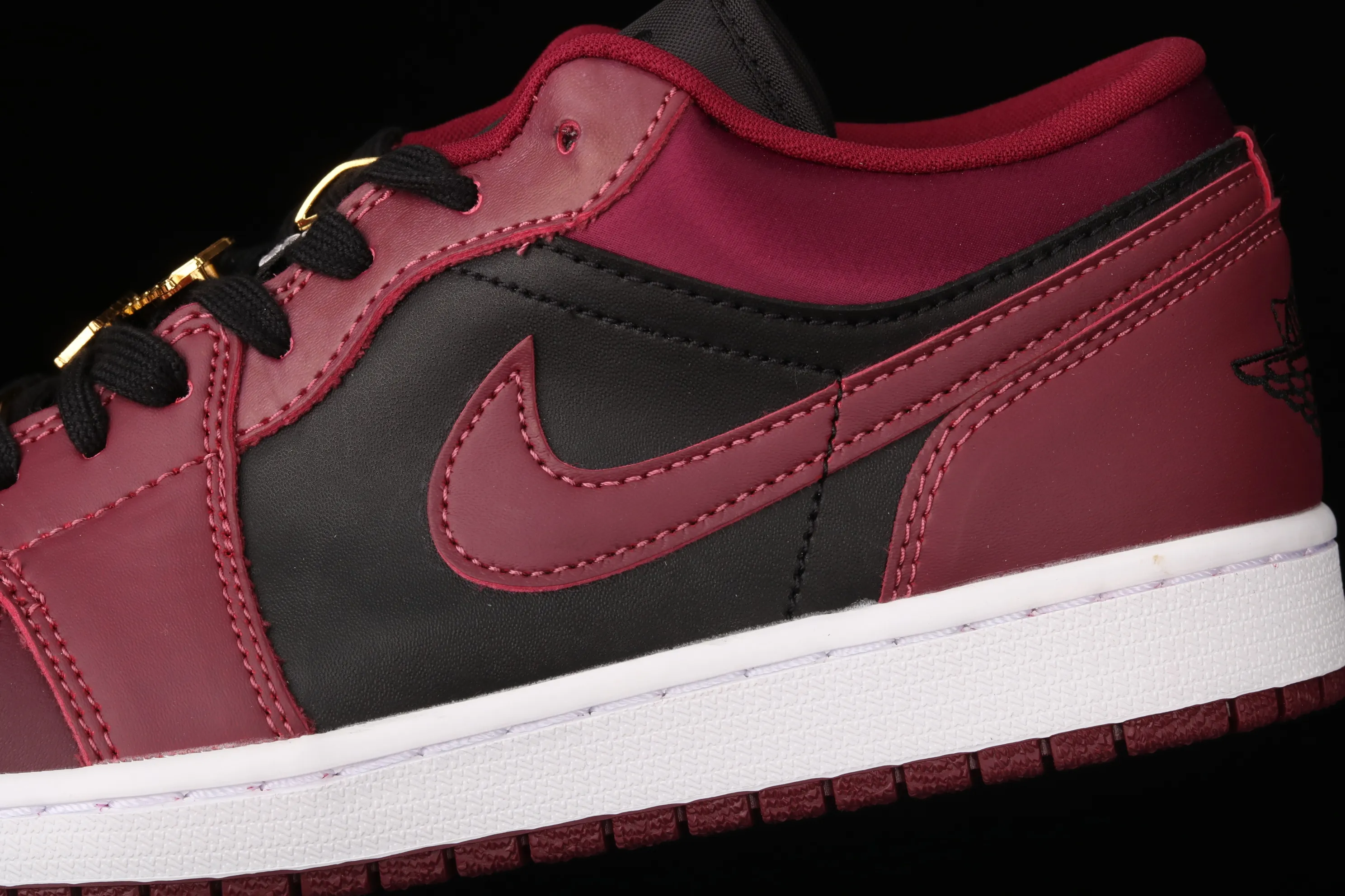 All categories Air Jordan Jordan series basketball shoes Air Jordan 1 Low G version pure original Air Jordan1 Low AJ1 Joe 1 black wine red metal flying wings reverse low-top basketball shoes DB6491-600